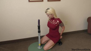 Bella Ink Dildo Trap